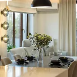 Elegant With Air Conditioning, Office And Underground Parking By Renters Prestige Lejlighed *