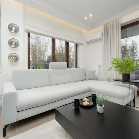 Elegant With Air Conditioning, Office And Underground Parking By Renters Prestige Apartman *