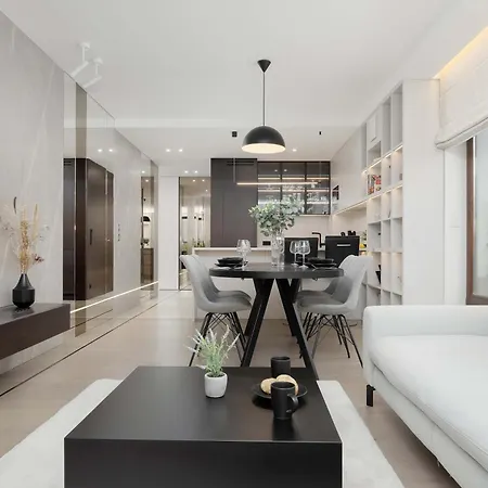 Apartman Elegant With Air Conditioning, Office And Underground Parking By Renters Prestige *