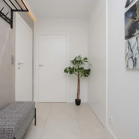 Elegant With Air Conditioning, Office And Underground Parking By Renters Prestige Apartamento
