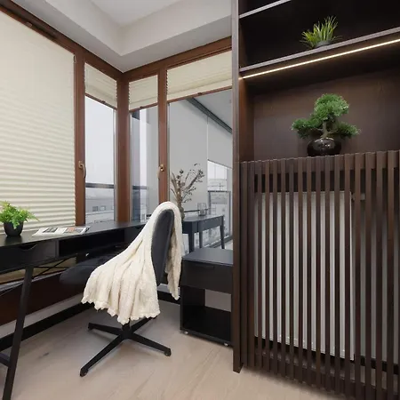 Elegant With Air Conditioning, Office And Underground Parking By Renters Prestige Apartment Warschau