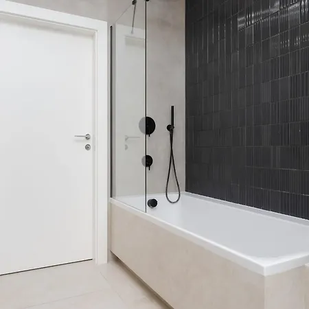 Apartamento Elegant With Air Conditioning, Office And Underground Parking By Renters Prestige *