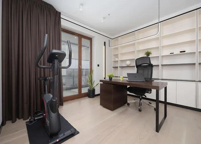 Elegant With Air Conditioning, Office And Underground Parking By Renters Prestige Varsó