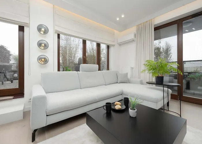 Elegant With Air Conditioning, Office And Underground Parking By Renters Prestige Apartman *