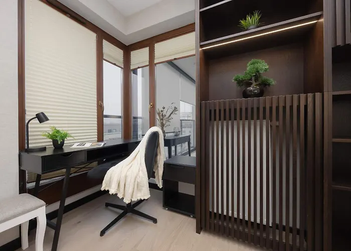 Elegant With Air Conditioning, Office And Underground Parking By Renters Prestige Apartman Varsó