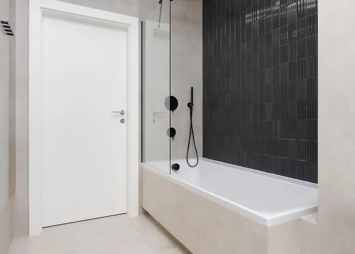 Apartman Elegant With Air Conditioning, Office And Underground Parking By Renters Prestige *