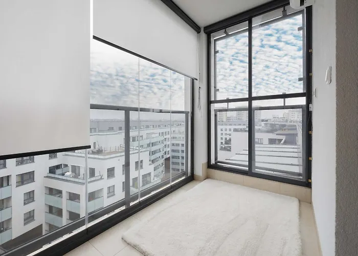 Apartman Elegant With Air Conditioning, Office And Underground Parking By Renters Prestige Varsó