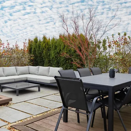 Elegant With Air Conditioning, Office And Underground Parking By Renters Prestige Apartament *