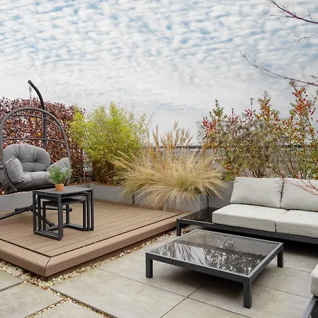 Elegant With Air Conditioning, Office And Underground Parking By Renters Prestige *