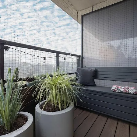 Elegant With Air Conditioning, Office And Underground Parking By Renters Prestige Apartament Warszawa