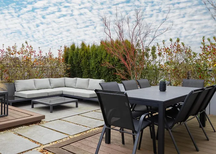 Elegant With Air Conditioning, Office And Underground Parking By Renters Prestige Apartament *