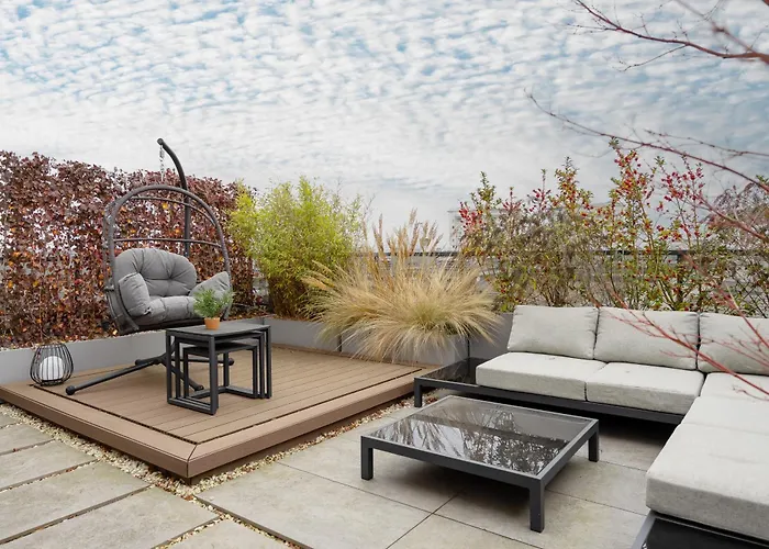 Elegant With Air Conditioning, Office And Underground Parking By Renters Prestige *